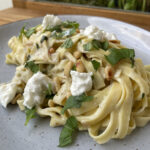 Pasta mit Ziegenkäse-Pesto